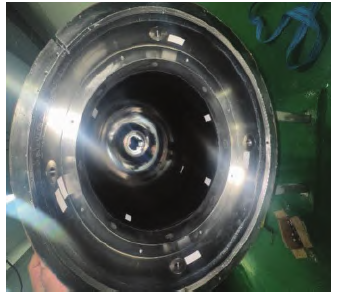 深海用复合材料耐压舱夹层结构设计