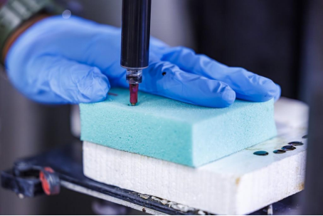 &ldquo;超级泡沫&rdquo;能量吸收能力达传统材料10倍